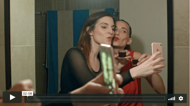 Escena Nuria Blay y Carla Rosell